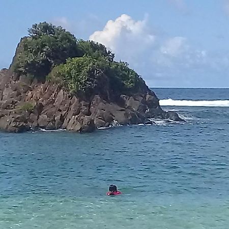 Josurfinn, Puraran Beach Baras  Εξωτερικό φωτογραφία